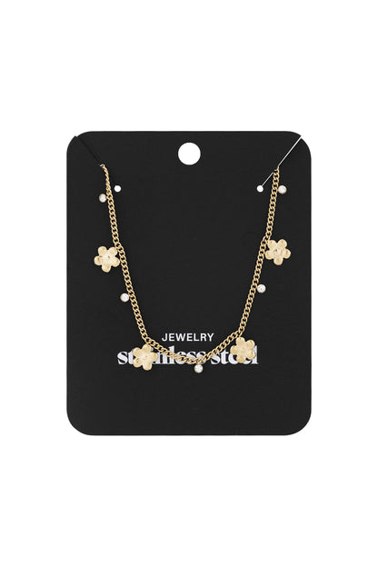 gleaming flower necklace